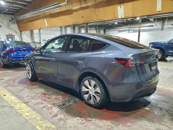 7SAYGDEE6PA179814 2023 TESLA MODEL Y - Image 2