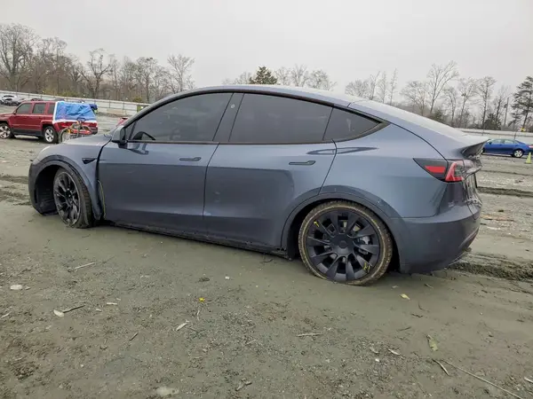 7SAYGDEE6PA180431 2023 TESLA MODEL Y - Image 2