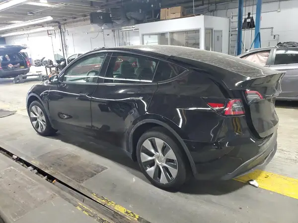 7SAYGDEE6PA181370 2023 TESLA MODEL Y - Image 2
