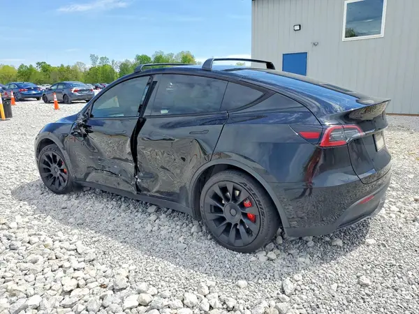 7SAYGDEE6PA182115 2023 TESLA MODEL Y - Image 2