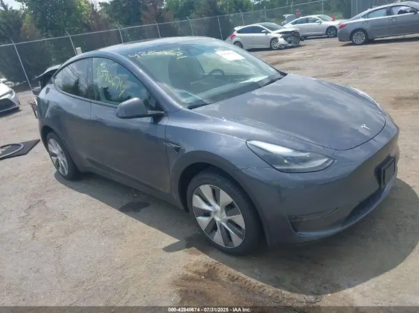 7SAYGDEE6PA182390 2023 TESLA MODEL Y - Image 1