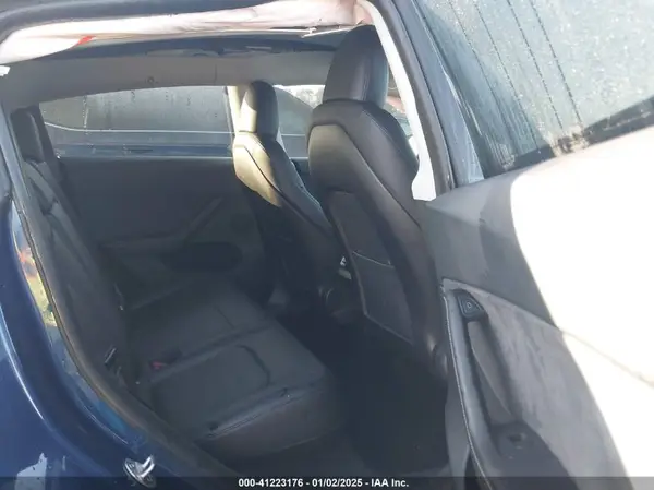 7SAYGDEE6PA187217 2023 TESLA MODEL Y - Image 8