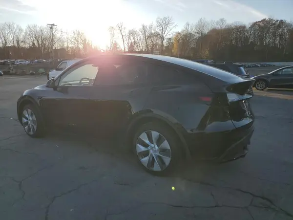 7SAYGDEE6PA187492 2023 TESLA MODEL Y - Image 2