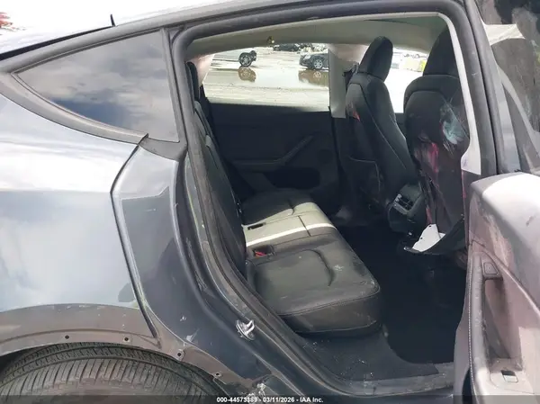 7SAYGDEE6PA190098 2023 TESLA MODEL Y - Image 8