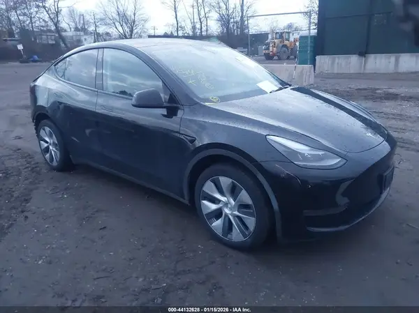 7SAYGDEE6PA190845 2023 TESLA MODEL Y - Image 1