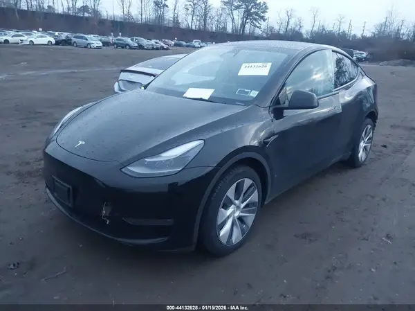7SAYGDEE6PA190845 2023 TESLA MODEL Y - Image 2
