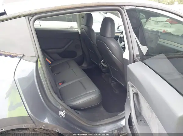 7SAYGDEE6PA193342 2023 TESLA MODEL Y - Image 8