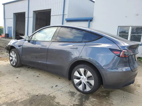 7SAYGDEE6PA194264 2023 TESLA MODEL Y - Image 2