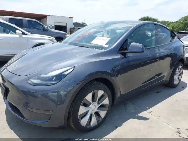 7SAYGDEE6PA196760 2023 TESLA MODEL Y - Image 2