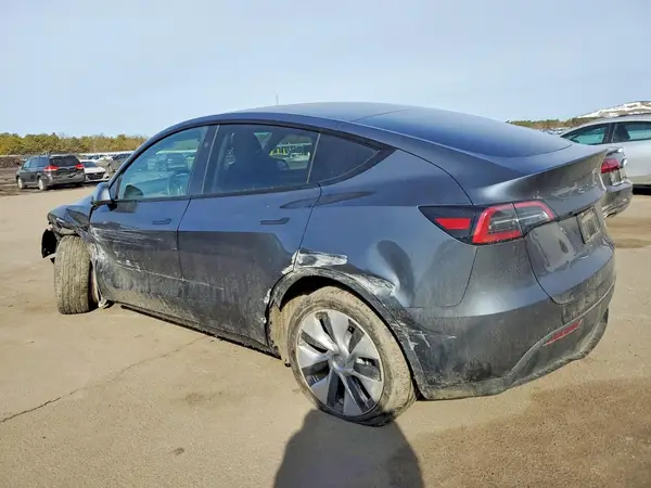 7SAYGDEE6PA197150 2023 TESLA MODEL Y - Image 2