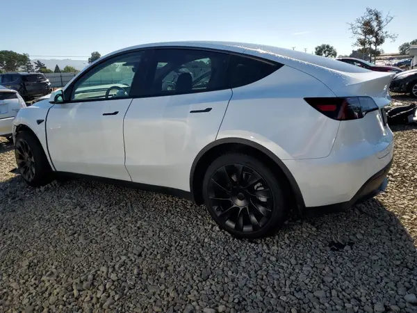 7SAYGDEE6PF589144 2023 TESLA MODEL Y - Image 2