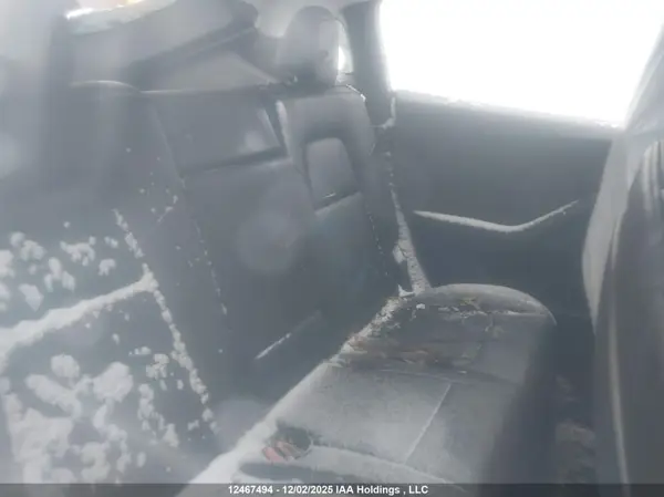 7SAYGDEE6PF597387 2023 TESLA MODEL Y - Image 8
