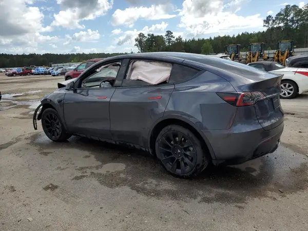 7SAYGDEE6PF598765 2023 TESLA MODEL Y - Image 2