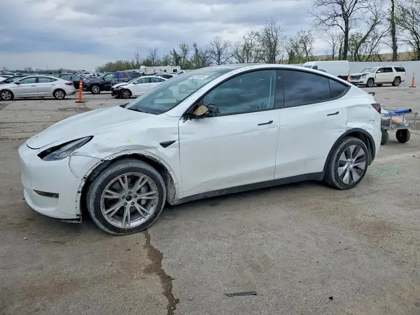 7SAYGDEE6PF599348 2023 TESLA MODEL Y - Image 1