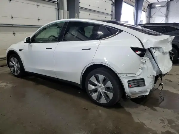 7SAYGDEE6PF599379 2023 TESLA MODEL Y - Image 2