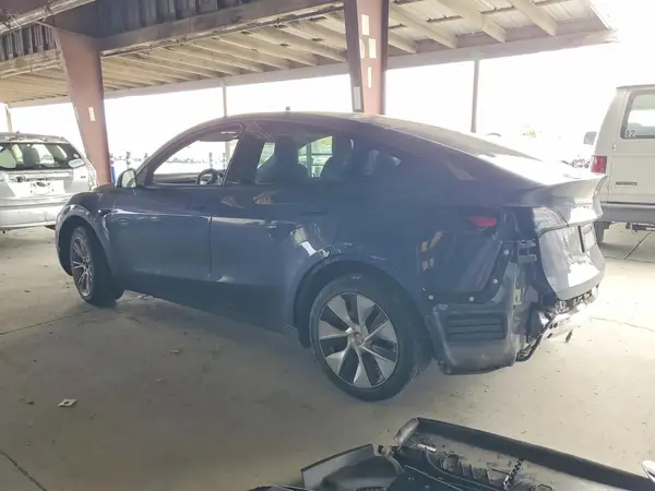 7SAYGDEE6PF599866 2023 TESLA MODEL Y - Image 2