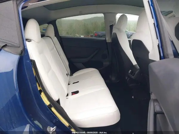 7SAYGDEE6PF603981 2023 TESLA MODEL Y - Image 8