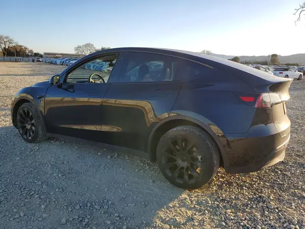 7SAYGDEE6PF608159 2023 TESLA MODEL Y - Image 2