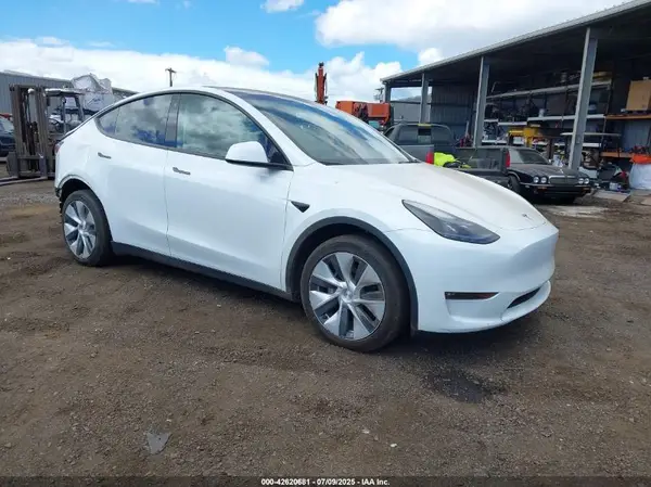 7SAYGDEE6PF609232 2023 TESLA MODEL Y - Image 1