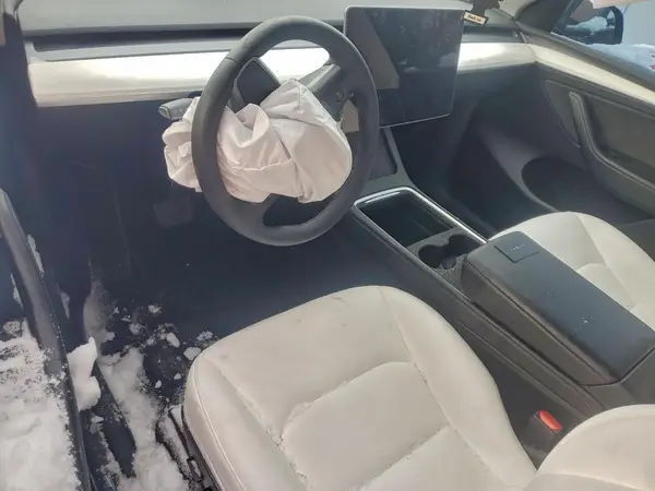 7SAYGDEE6PF610932 2023 TESLA MODEL Y - Image 8