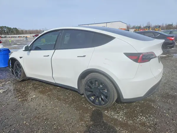 7SAYGDEE6PF612003 2023 TESLA MODEL Y - Image 2