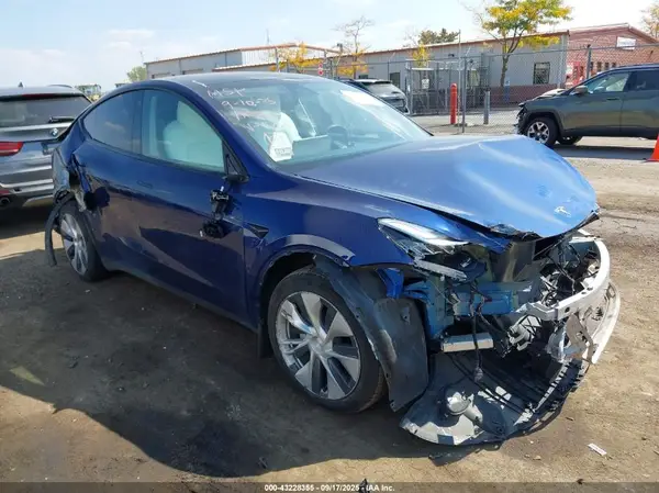 7SAYGDEE6PF615256 2023 TESLA MODEL Y - Image 1