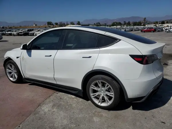 7SAYGDEE6PF624832 2023 TESLA MODEL Y - Image 2