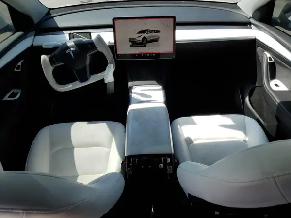 7SAYGDEE6PF624832 2023 TESLA MODEL Y - Image 8