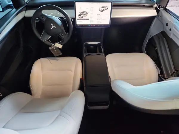 7SAYGDEE6PF626581 2023 TESLA MODEL Y - Image 8
