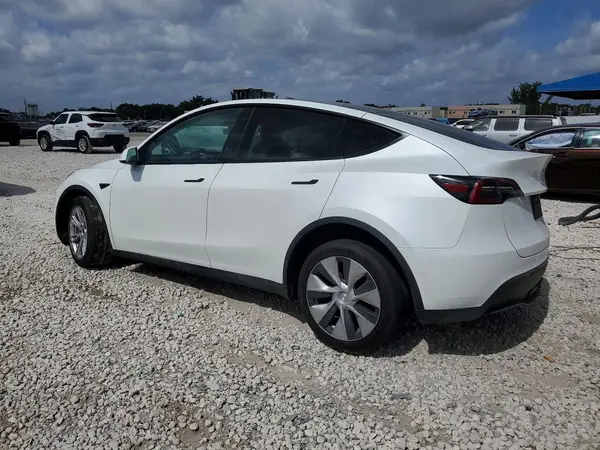 7SAYGDEE6PF630324 2023 TESLA MODEL Y - Image 2
