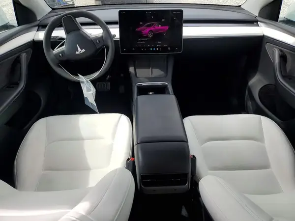 7SAYGDEE6PF630324 2023 TESLA MODEL Y - Image 8
