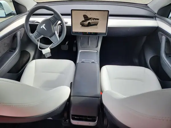 7SAYGDEE6PF632154 2023 TESLA MODEL Y - Image 8