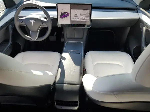 7SAYGDEE6PF633076 2023 TESLA MODEL Y - Image 8