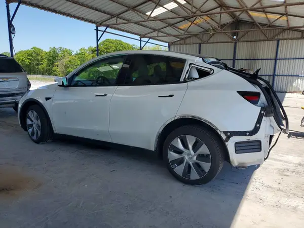 7SAYGDEE6PF636317 2023 TESLA MODEL Y - Image 2