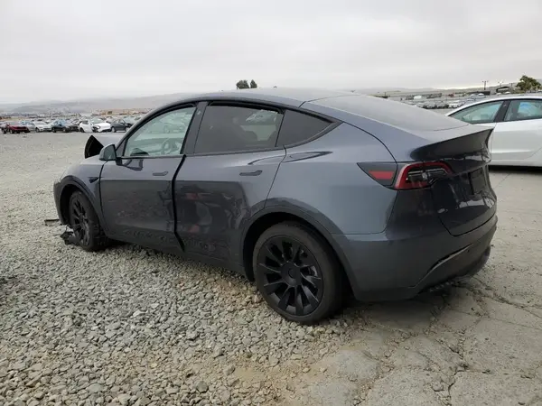 7SAYGDEE6PF648726 2023 TESLA MODEL Y - Image 2