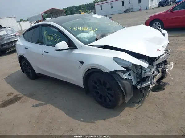7SAYGDEE6PF668863 2023 TESLA MODEL Y - Image 1