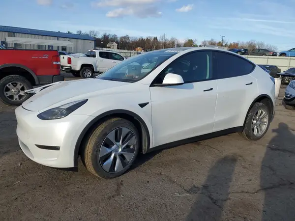 7SAYGDEE6PF675599 2023 TESLA MODEL Y - Image 1