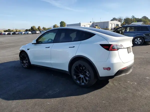 7SAYGDEE6PF676283 2023 TESLA MODEL Y - Image 2