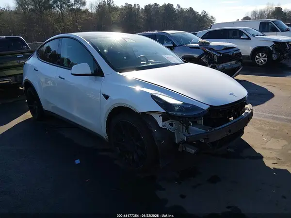 7SAYGDEE6PF676364 2023 TESLA MODEL Y - Image 1