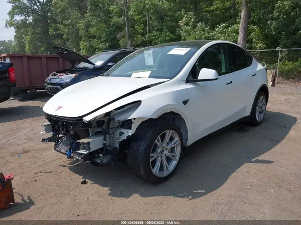 7SAYGDEE6PF684013 2023 TESLA MODEL Y - Image 2