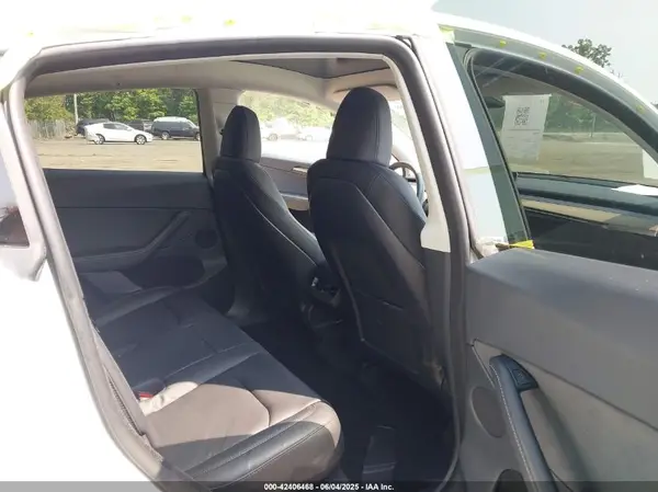 7SAYGDEE6PF684013 2023 TESLA MODEL Y - Image 8