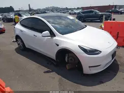 7SAYGDEE6PF685128 2023 TESLA MODEL Y