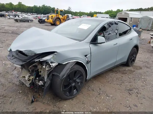 7SAYGDEE6PF685422 2023 TESLA MODEL Y - Image 2