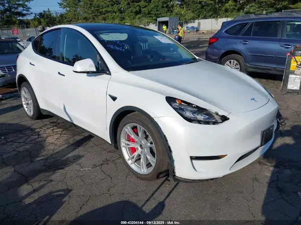 7SAYGDEE6PF685906 2023 TESLA MODEL Y - Image 1