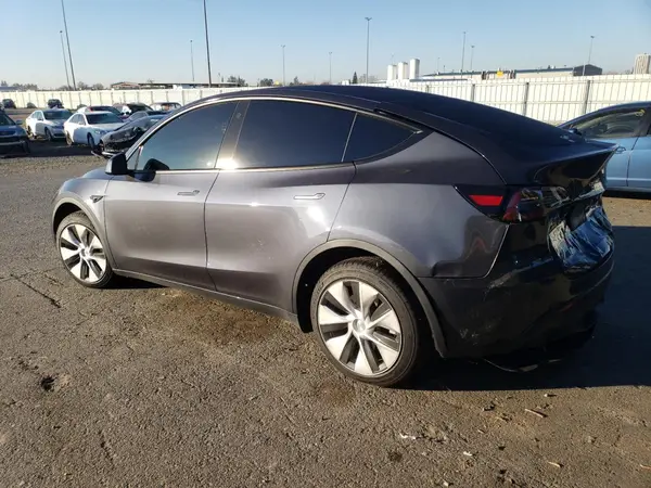 7SAYGDEE6PF701344 2023 TESLA MODEL Y - Image 2