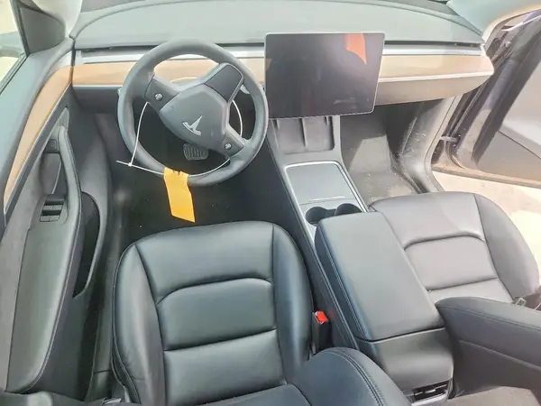 7SAYGDEE6PF704079 2023 TESLA MODEL Y - Image 8