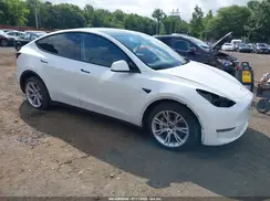 7SAYGDEE6PF704082 2023 TESLA MODEL Y