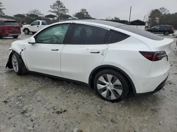 7SAYGDEE6PF704440 2023 TESLA MODEL Y - Image 2