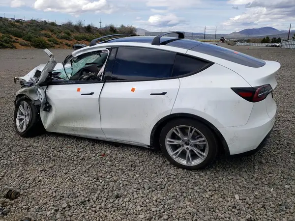 7SAYGDEE6PF711792 2023 TESLA MODEL Y - Image 2