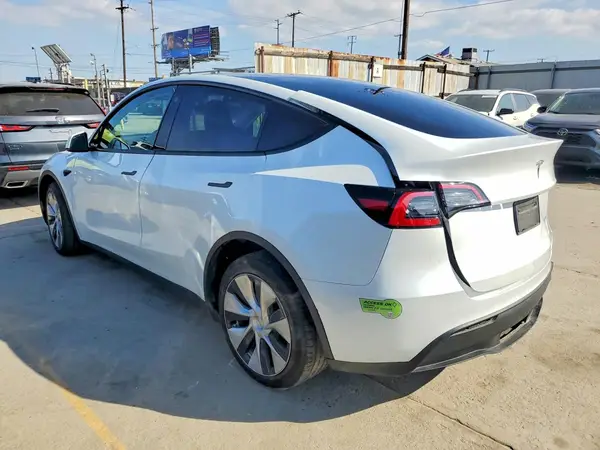 7SAYGDEE6PF738118 2023 TESLA MODEL Y - Image 2